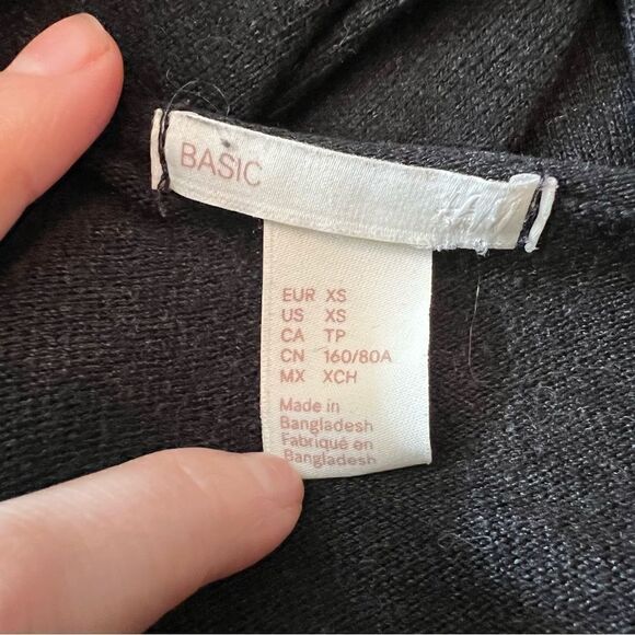 3 for $30! H&M black long cardigan size extra small - Picture 2 of 9